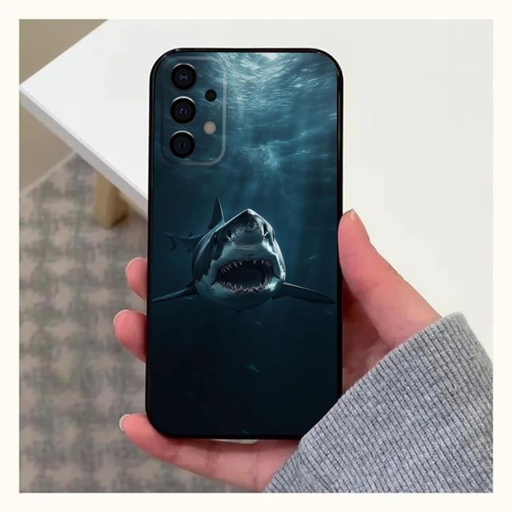 

Shark Giant Creature Phone Case For Samsung Galaxy A13,A21s,A22,A31,A32,A52,A53,A71,A80,A91 Soft Black Cover Samsung a324g