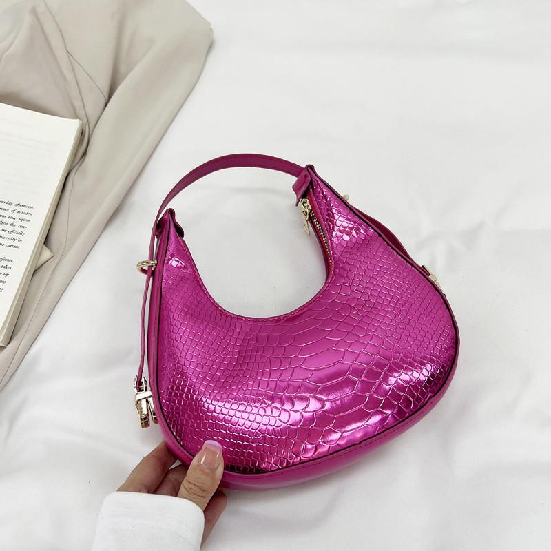 Stylish Crescent Shaped Shoulder Bag Trendy 2023 Summer Fashion Medium Size