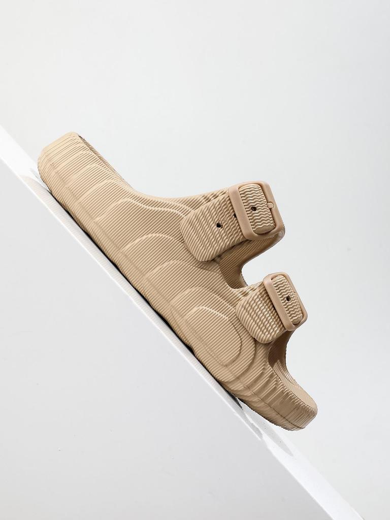 2026 Fashionable Thick-Soled EVA Sandals for Couples - Versatile Indoor/Outdoor Wear in Solid Colors