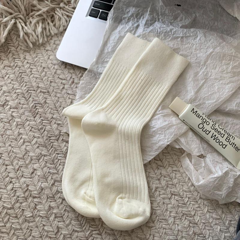 Produits d'automne pour femmes Nouveaux Toutes sortes de chaussettes tube décontractées de couleur unie fumée