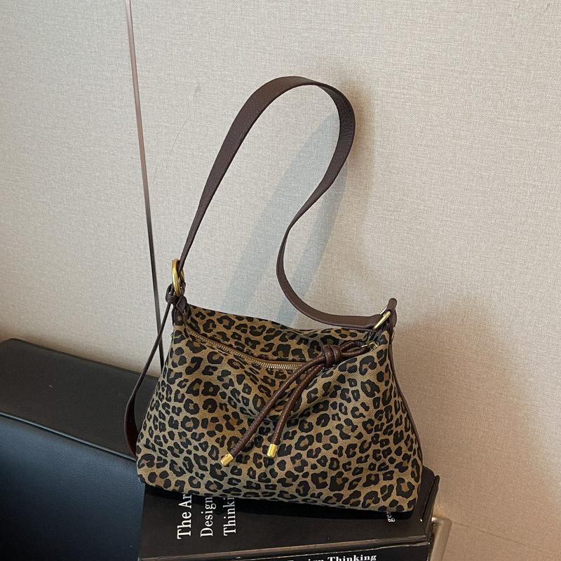 

Korean version of casual underarm bag women s 2025 new canvas bag fashion leopard print shoulder crossbody bag tote bag коричневый