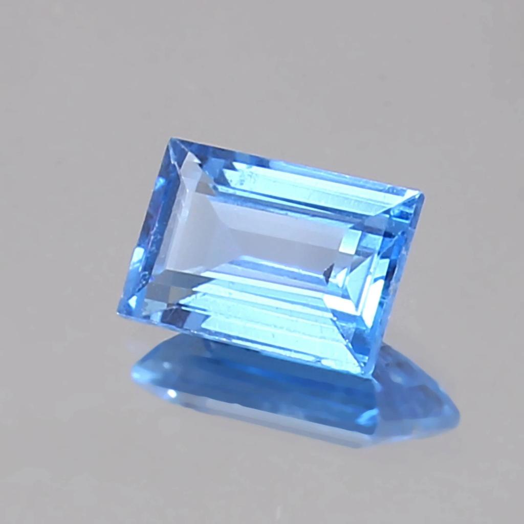 Natürlicher Blauer Spinell Lose Edelstein Kornblume aus Ceylon 9 Karat Baguette für Schmuckherstellung und Handwerk