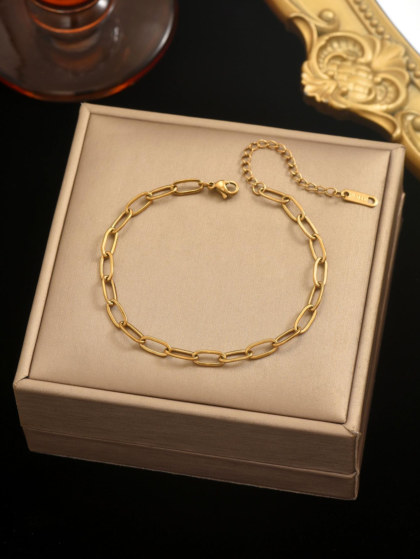 Elegant European Lucky Plum Blossom & Four-Leaf Clover Diamond Bracelet