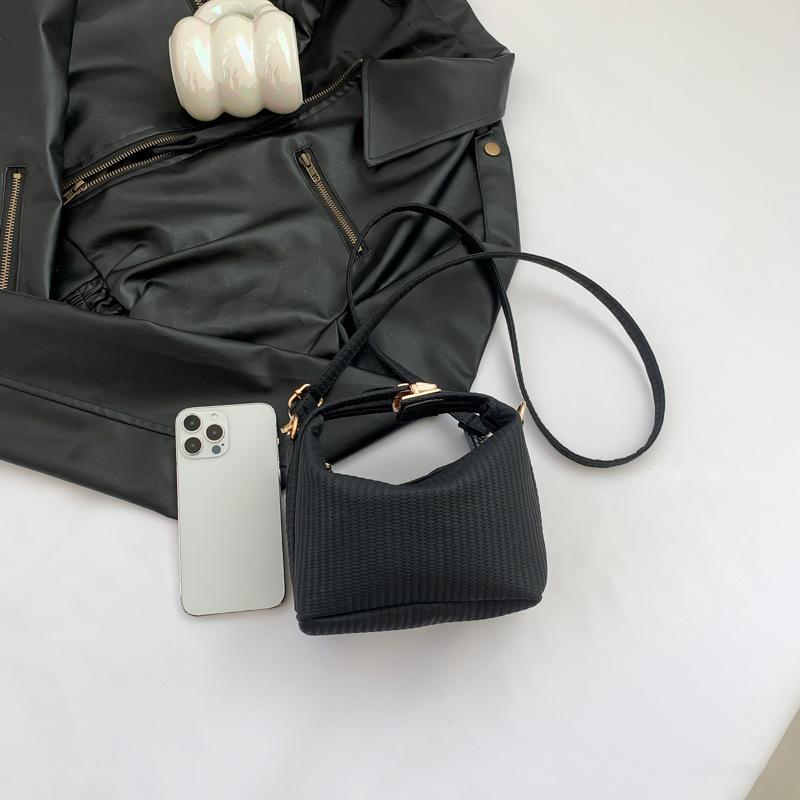 Textured Vertical Stripes Simple 2025 Solid Color New Personality Trend Design Foreign Style Shoulder Crossbody Handbag Women's Bag