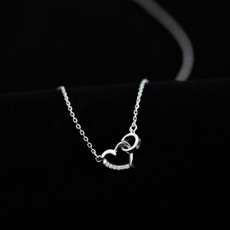 Korean Version of Zircon Circle Love Necklace Sweet Temperament Hollow Peach Heart Clavicle Chain Personalized Women