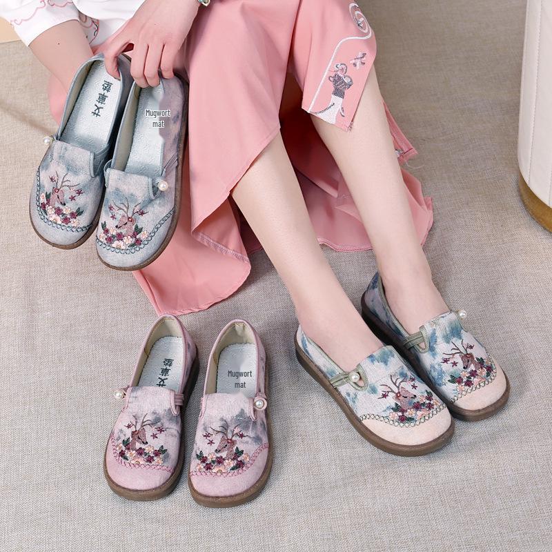 Versatile Spring Ethnic Embroidered Women's Hanfu Shoes