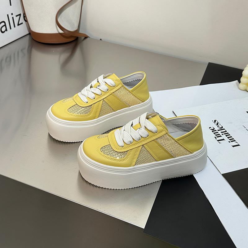 

Korean version breathable mesh white shoes women s 2025 spring new cute versatile lightweight height increase breathable casual sports shoes 35
