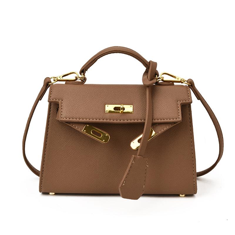 Fashion Retro Niche Small Square Bag 2025 New Casual Versatile Women's Messenger Bag Exquisite Super Fire Handbag