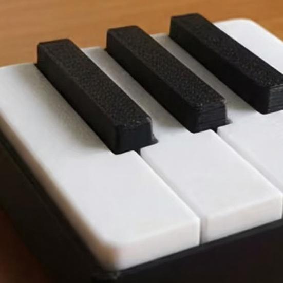 Klaviertastatur Clicker Fidget Spielzeug, 3D-gedruckter Schreibtisch-Stressabbauer, Niedliche musikalische Figur für Büroschreibtisch-Dekoration, Angstlösendes Geschenk