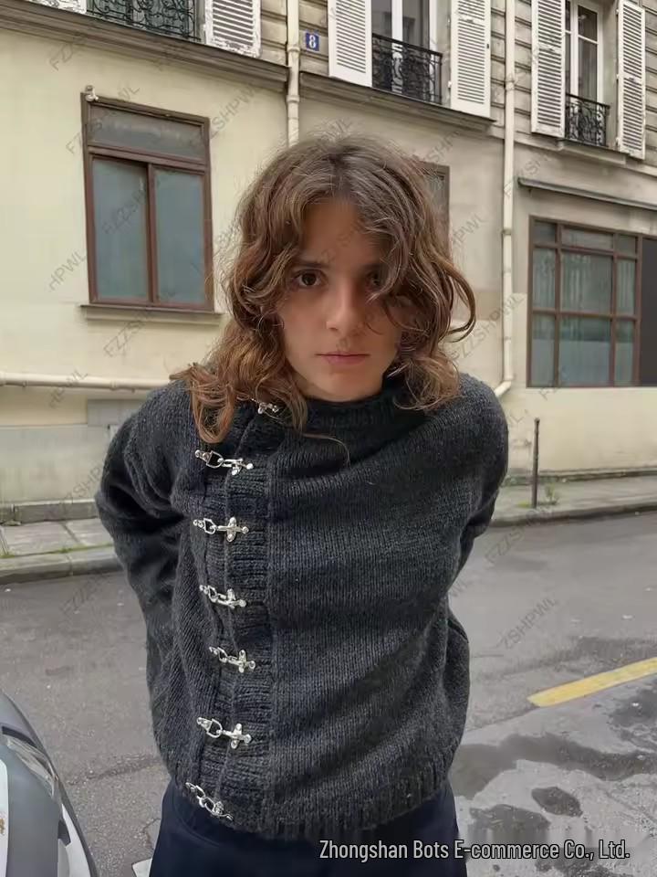 Retro Style Metal Buckle Knit Cardigan - Loose, Slimming, Versatile Sweater for Autumn and Winter