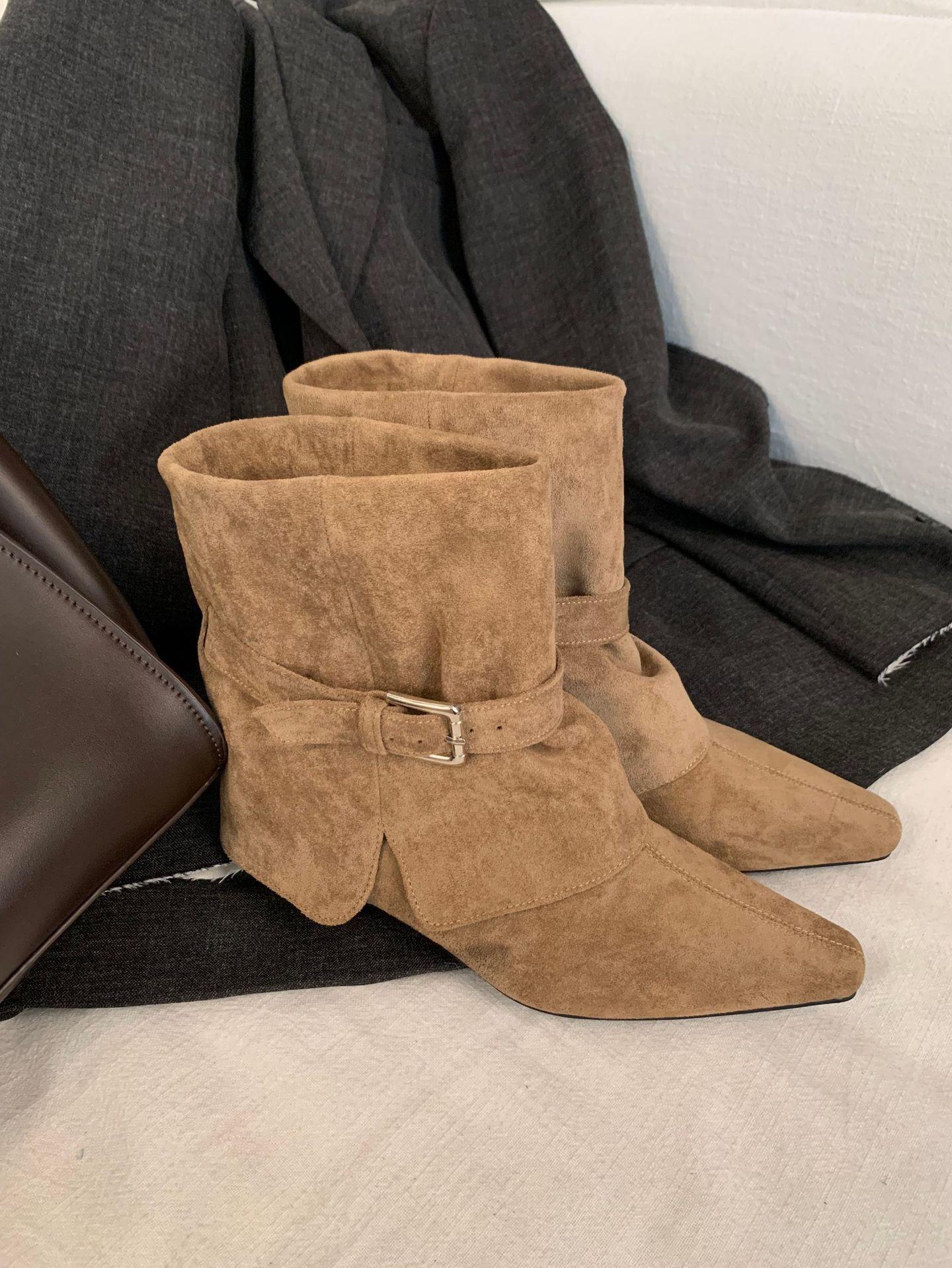 

Fall 2025 new pointed toe thick heel mid-heel short pleated pile boots for women s wear with belt buckles and low-heeled boots 35