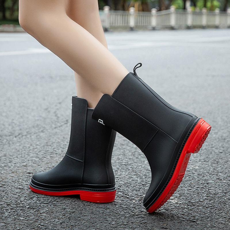 Waterproof rain boots medium tube velvet rain shoes women wear non-slip students warm rubber shoes wear-resistant work water shoes winter