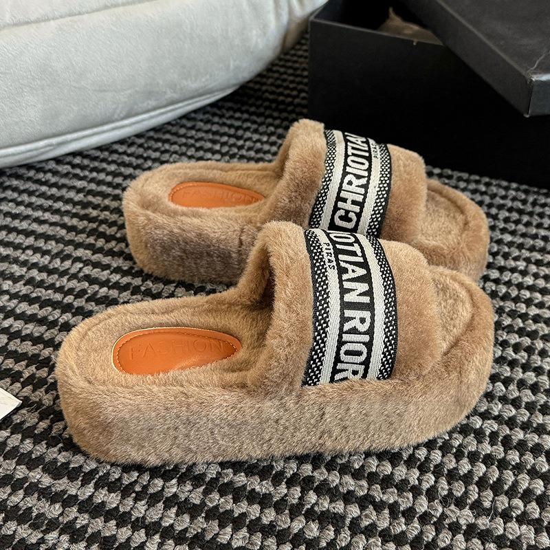 

Thick-soled fluffy slippers women wear new autumn fashion plush shoes go out cotton drag women 40 хаки