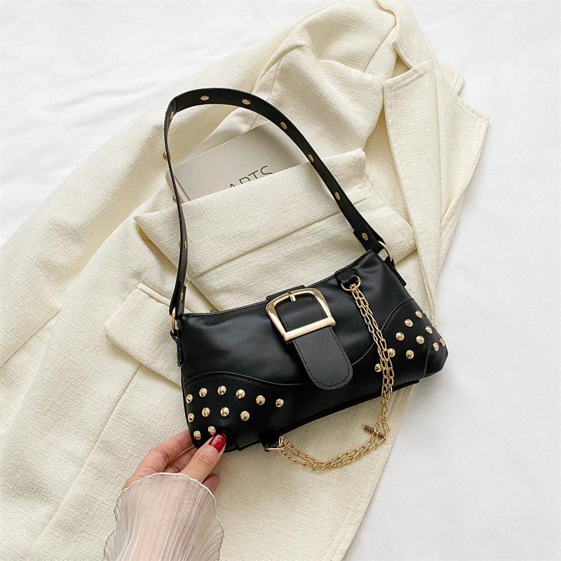 Stylish Small Square Bag For Casual Commute In Trendy Street Fashion With Magnetic Closure чёрный