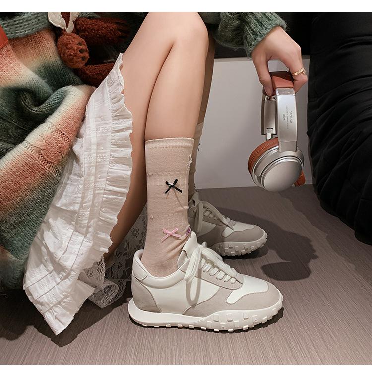 Su Yinyin has the same leather invisible height increase, white shoes for women, satin casual moral training shoes, and women's Forrest Gump sports bo