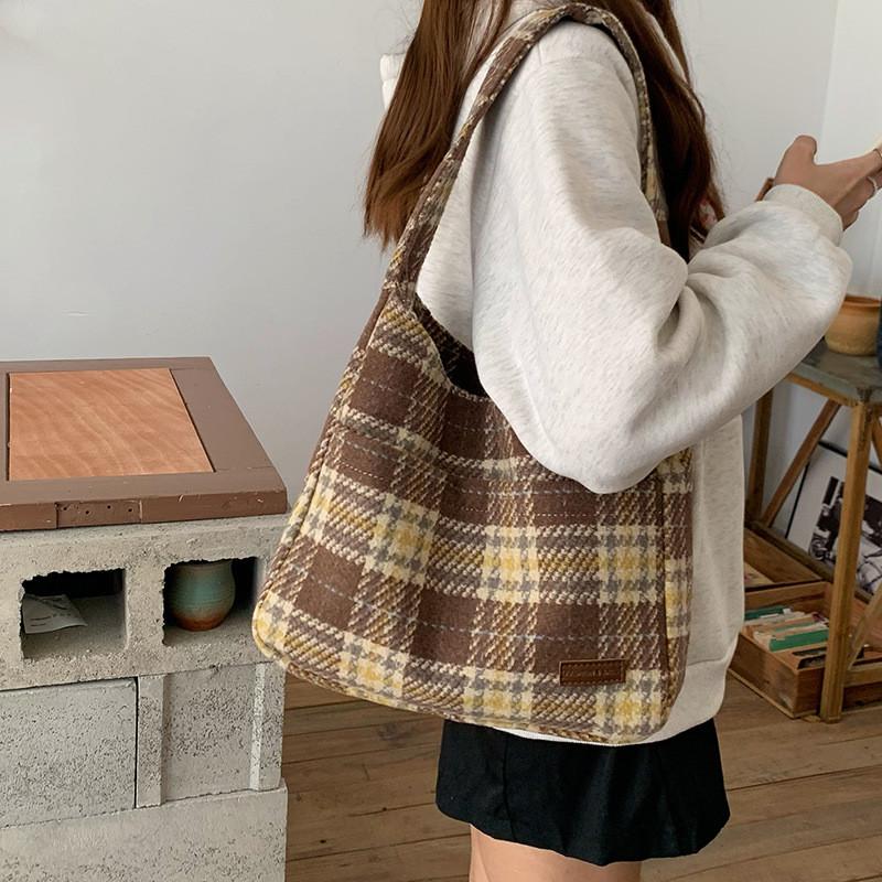 Ielgy Large-Capacity Plaid Retro All-Match Student One-Shoulder Com