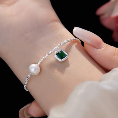 S925 Silber Licht Luxus Gebrochen Silber Armband für Frauen Einfache Quadratische Temperament Perlen Smaragd High-end-Hand Schmuck