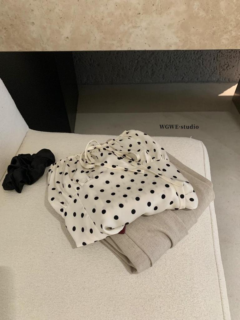 Guangzhou Women's Polka Dot Short Sleeve Square Neck Tie Shirt - Autumn/Winter Trendy