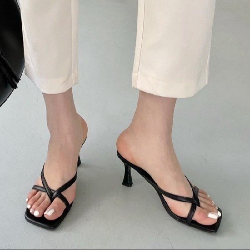 

Новые женские сандалии Повседневные однотонные шлепанцы с открытым носком Дизайнерский бренд Летние женские Высококачественные Повседневные уличные шлепанцы 34 чёрный