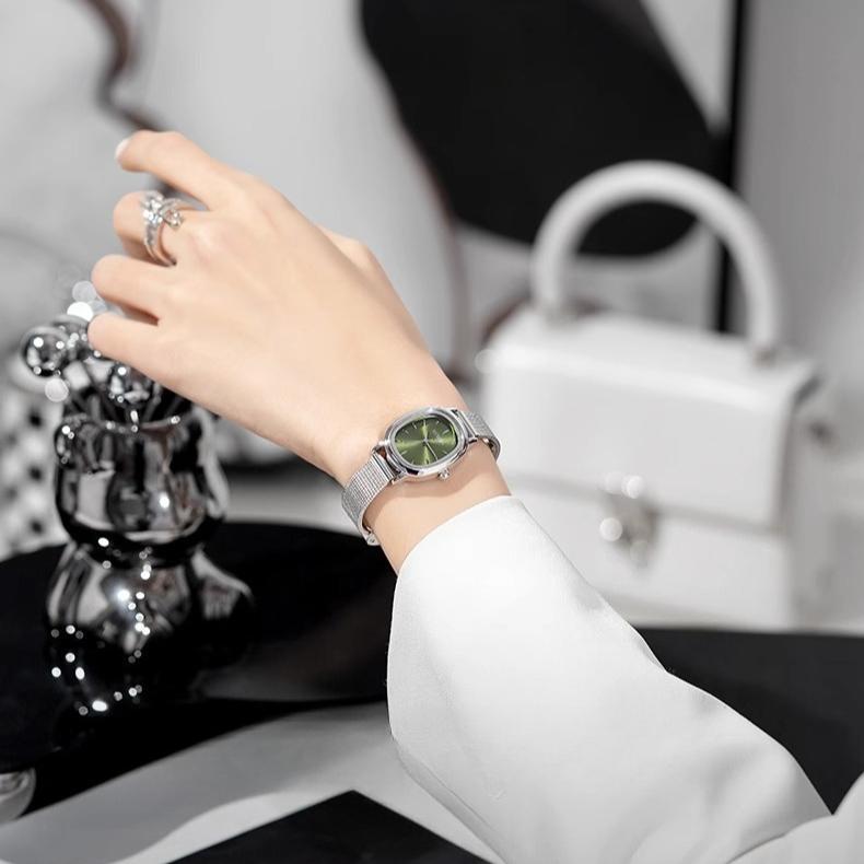 Vintage Oval Dial Quartz Watch Women Minimalist Luxury Small Wristwatch Casual Elegant Dress Clock