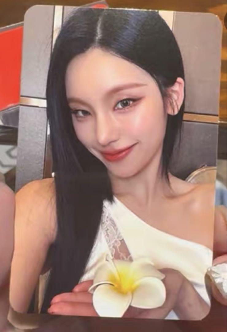 

[Б/У] itzy yetimall yeti лимитированная шанхайская торговая карточка B