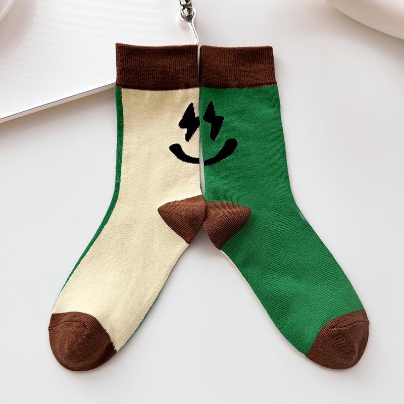 Chaussettes montantes tendance printemps et automne pour femmes, design dessin animé, assortiment de couleurs, smiley épissé