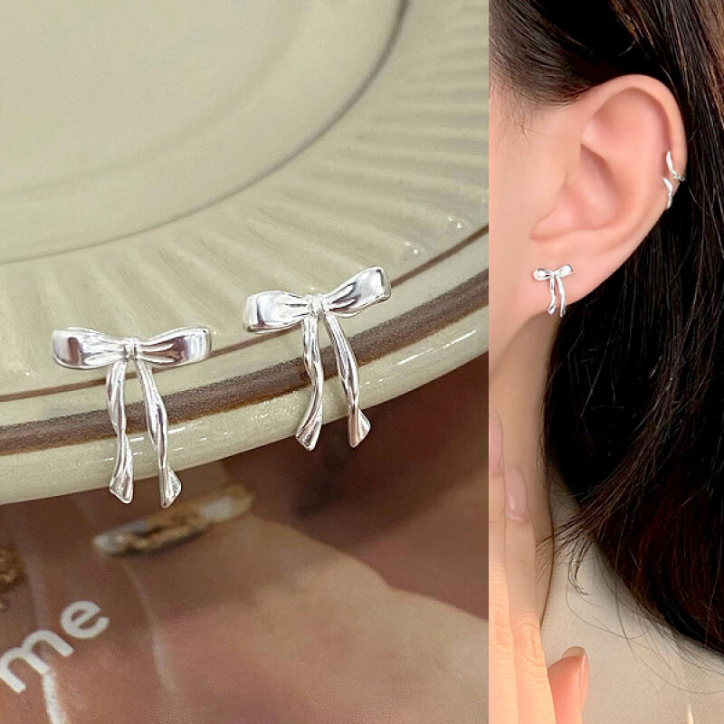 

Beba Silver Ribbon Stud Ball Earrings Silver