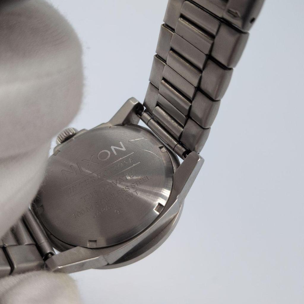 Used [Final price lower] Beautiful item NIXON IN THE HOTZONE in operation