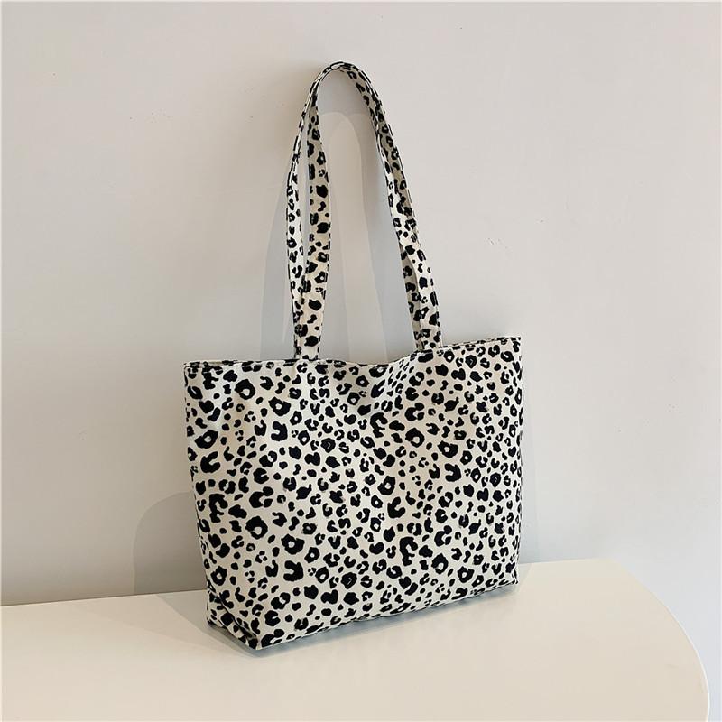 

Stylish Brown And Coffee Large Capacity Vintage Tote Bag For Women With Casual Chic Design білий