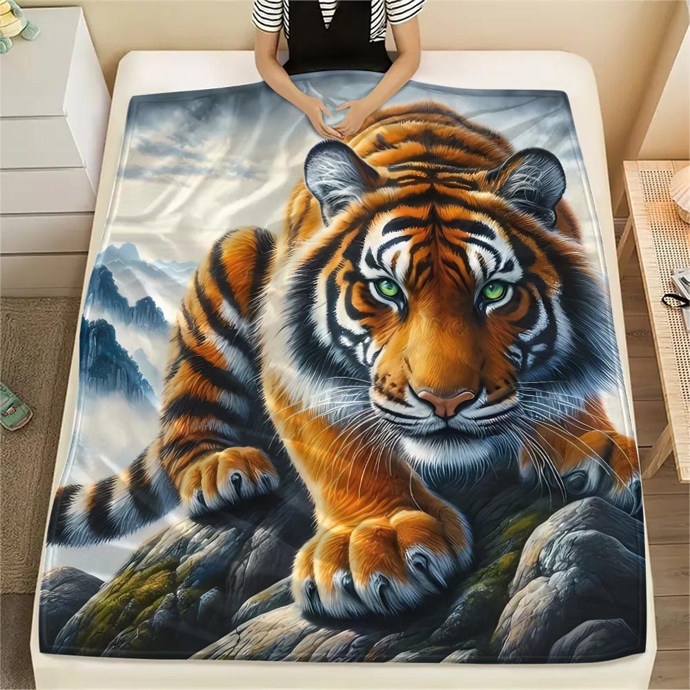 1Pc Lion Tiger Head Print Flannel Blanket, High Quality Comfortable for All Seasons, Home Decor, Warmth and Comfort, Perfect for Christmas Gifts