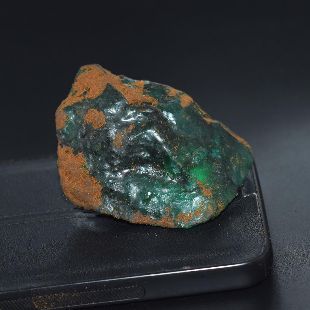 Natural Green Emerald 620.85ct Rough Certified Loose Gemstone