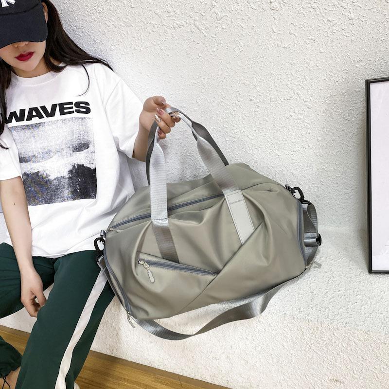 Travel Bag, Hand-held Wet and Dry Separation Men's Training Sports Swimming Fitness Bag Luggage Storage Travel Bag