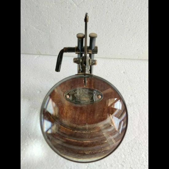 

Настільна лупа у вінтажному стилі, латунне збільшувальне скло на дерев яній підставці M коричневий