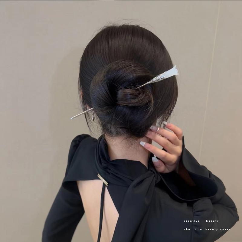 Butterfly temperament walking hairpin Hanfu ancient costume headdress new high-end hairpin women's Chinese disc hair fringed hairpin