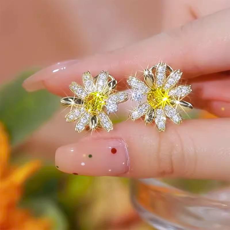 Korean Style Rhinestone Daisy Stud Earrings - Sparkly, Delicate, Elegant, Hot Summer Trend