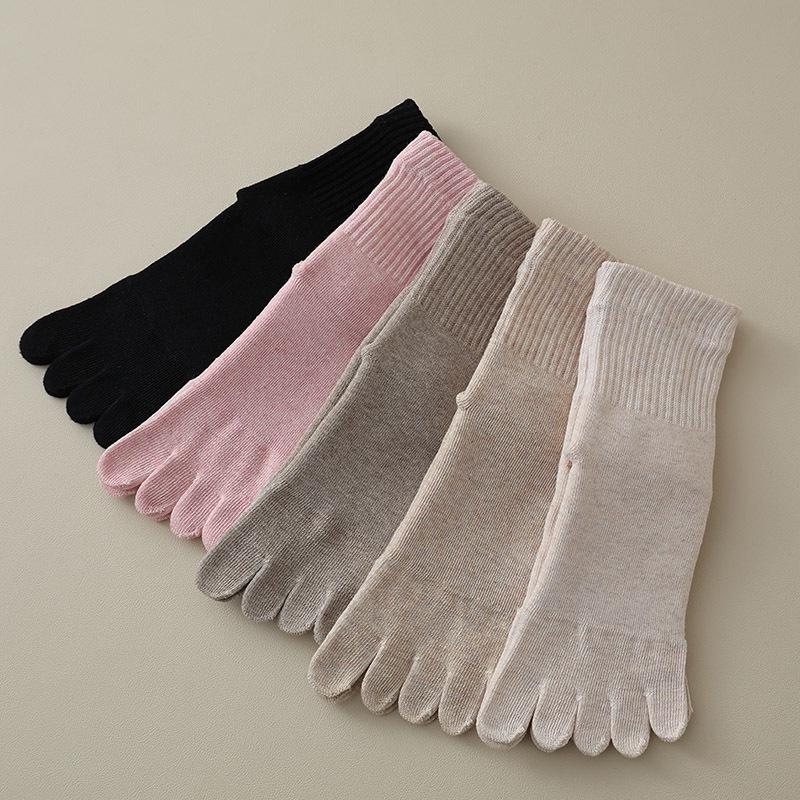 Women's Winter Anti-Odor Five-Toe Mid-Tube Socks - Thick, Warm, Sweat-Absorbent Cotton Terry.