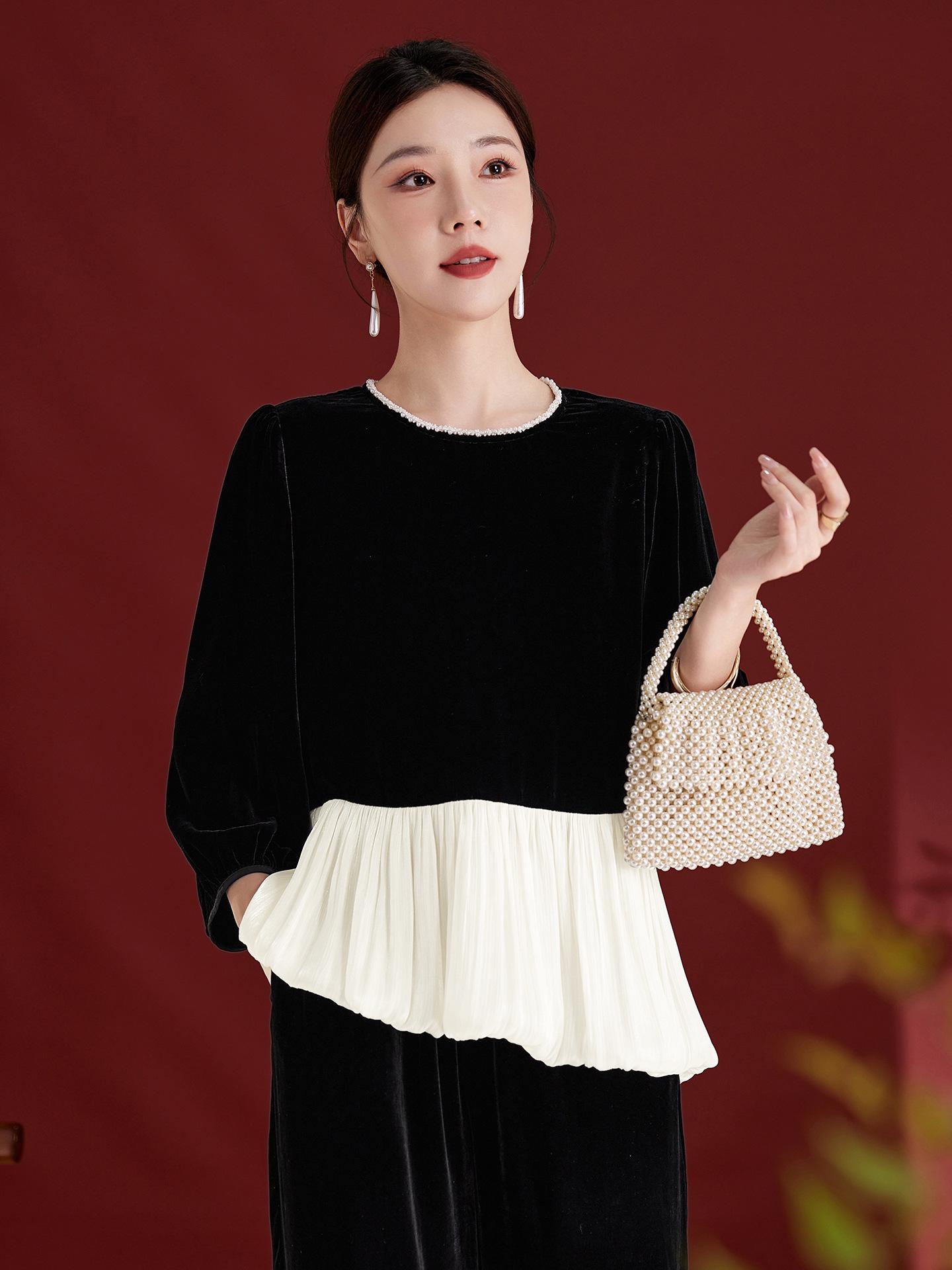 

Топ с длинным рукавом из шелкового бархата с осенним принтом в технике «инк»