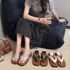 Flat-bottomed slippers 2025 summer new fashionable versatile square slippers women wear thick-soled heightened herringbone cool slippers