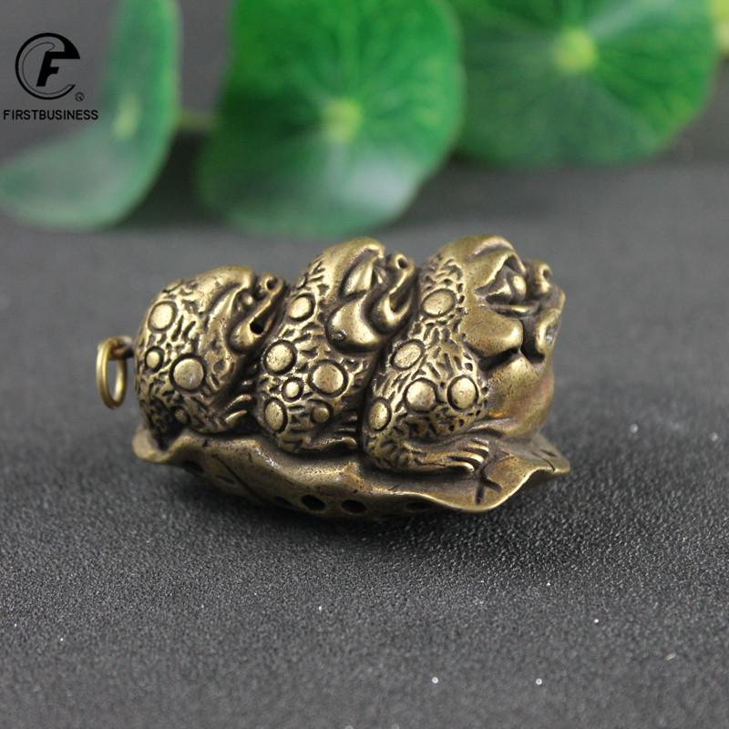 Copper Toad Ornament Antique Hollow Brass Animal Figurines Miniatures Decorations Chinese Feng Shui Crafts Tea Pet Car Keychains