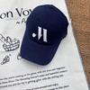 Spring And Summer Baseball Caps For Men And Women Are Casual And Versatile, Showing Their Faces. Small Retro And Versatile Simple Peaked Caps