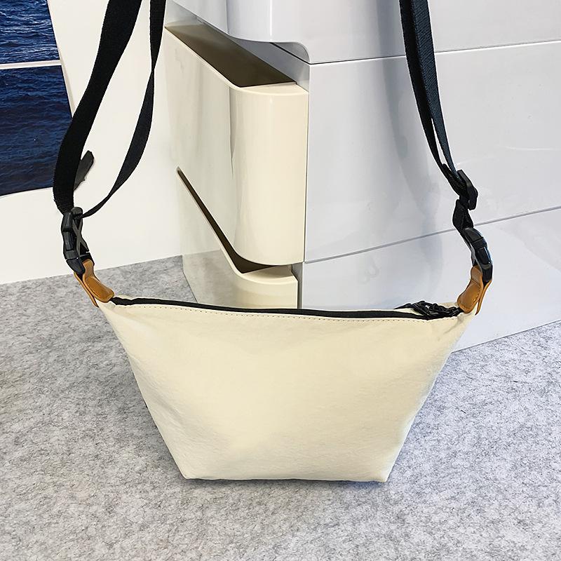 New Messenger Bag Men's and Women's Large-capacity Solid-color Portable Dumpling Bag Literature and Art Student Shoulder Bag