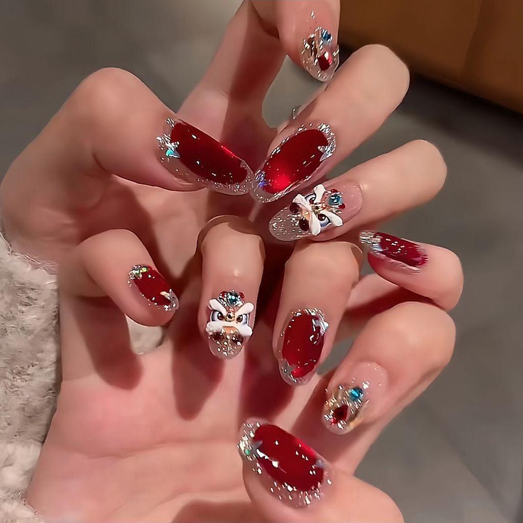 2026 New Year Wearable Lion Dance Cat Eye Manicure: Handmade Removable False Fingernail Stickers.
