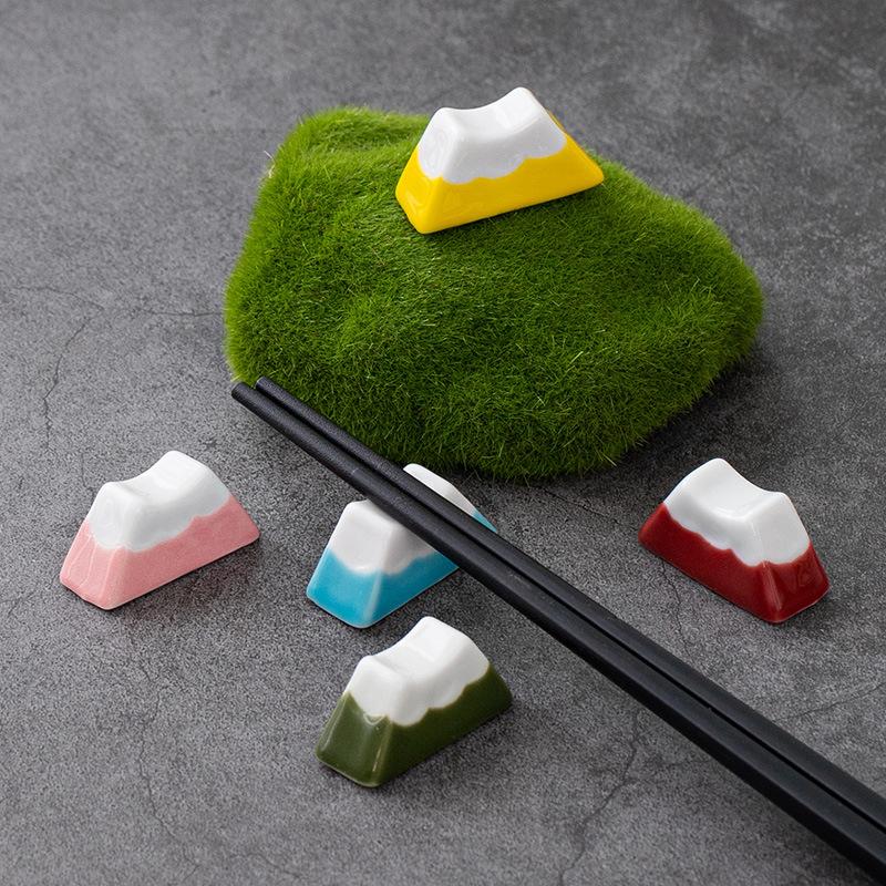 Japanese Fuji Mountain Ceramic Chopsticks Rack Groceries Chopstick Holder Painting Ceramic Tableware Ornaments Rack Kitchen tool