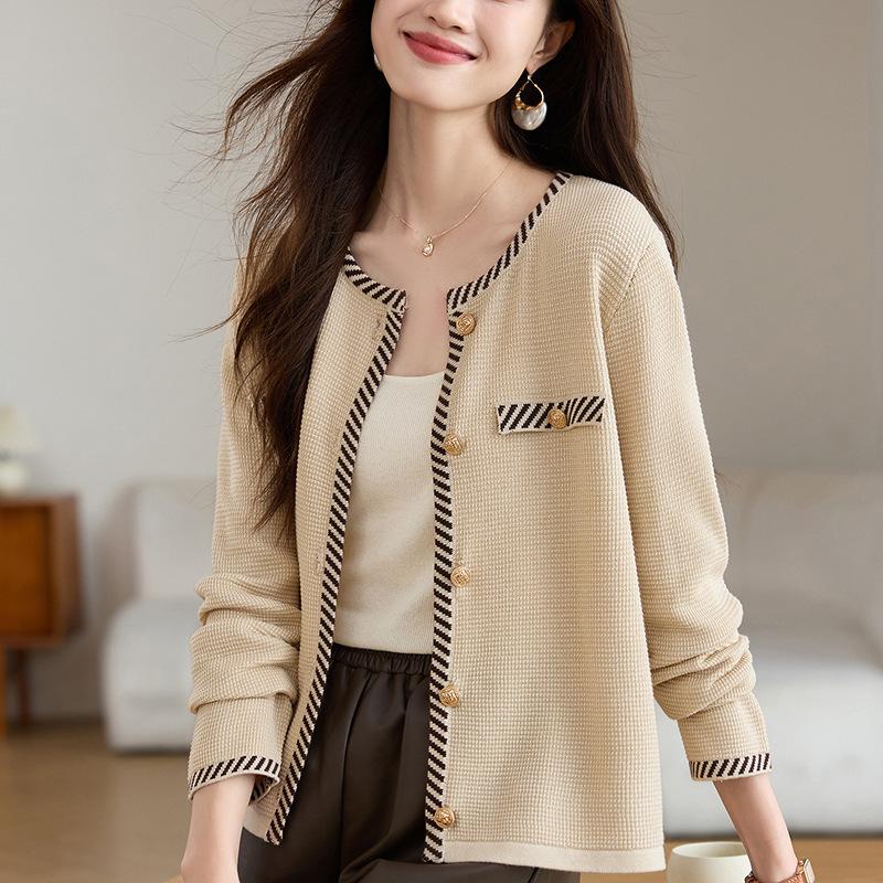 Temperament contrasting color age-reducing knitted cardigan top women's autumn and winter new loose and thin sweater jacket