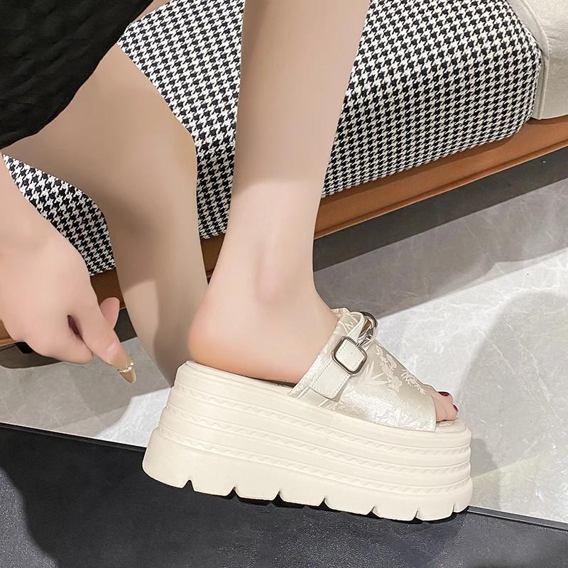 Fashion 8CM Heels Chunky Slippers For Women Open Toe High Platform Sandals Woman 2025 Fashion New Summer Thick Bottom Beach Flip Flops