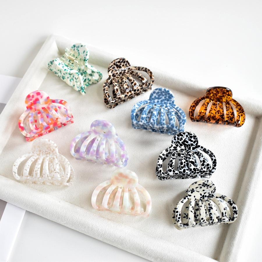 5.5cm Hollow Out Hair Claw Clip Crab Clamps Women Girls Ponytail Acrylic Plastic Hair Barrettes Hairpin Fashion Hair Accessories