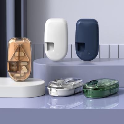 Pillenschneider und -teiler mit Spender, Täglicher Gebrauch, Schneidet Pillen, Vitamine, Tabletten sicher, Genaues und einfaches Schneiden, Reisegröße, BPA-frei