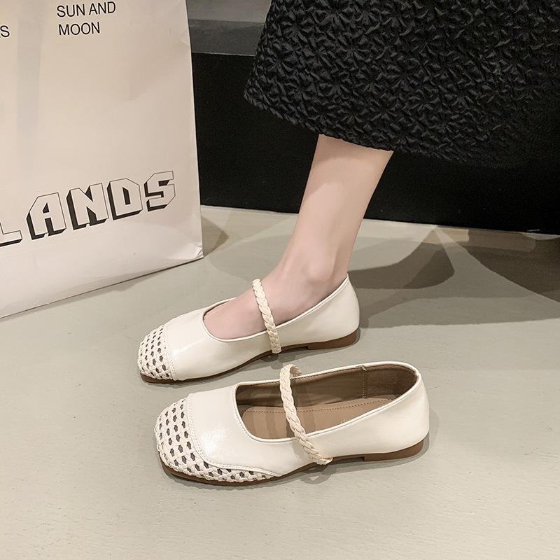 2025 French retro square head hollow woven single shoes comfortable and versatile thick heel light mouth single shoes Mary Jane shoes sandals