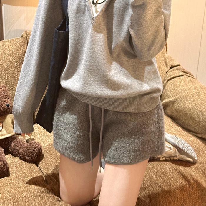 Plüsch-Shorts mit hoher Taille und weitem Bein für Damen Winter 2025