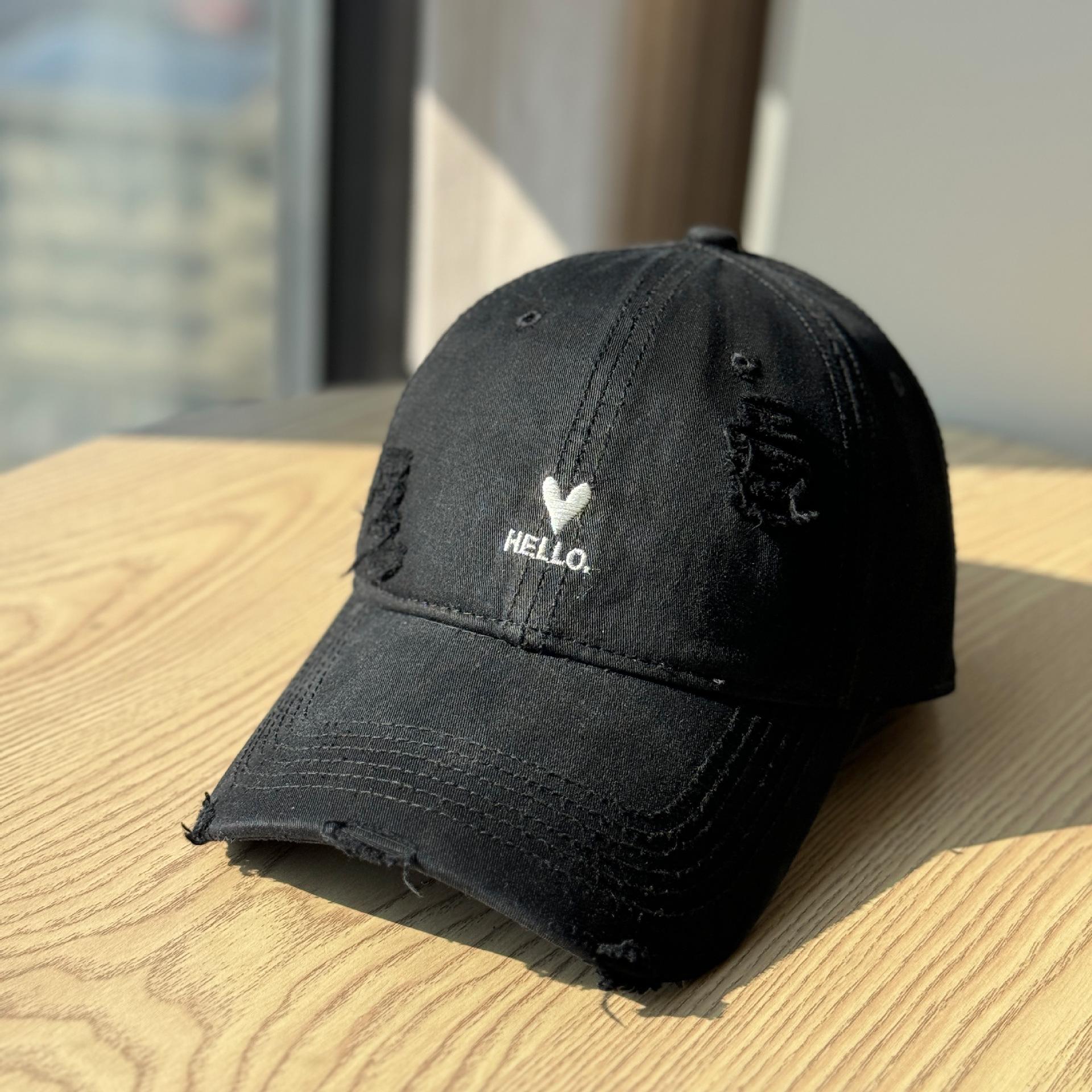 

2026Matching Korean-style heart-embroidered baseball cap for couples, women s spring-summer simple versatile soft-top duckbill cap that makes the Adult54-60Adjustable чёрный